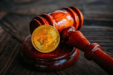 Nancy Pelosi考慮支持加密貨幣法案FIT21