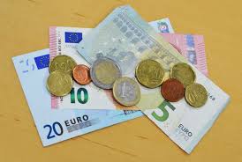 What Currency Does Ireland Use? Why Did It Change?