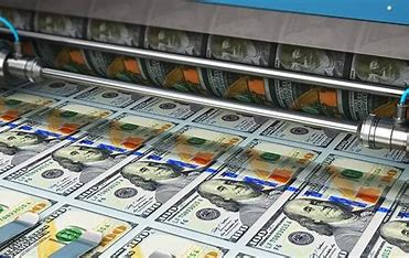 美联储在 2020 年印了多少钱？谁决定美国是否印钱？